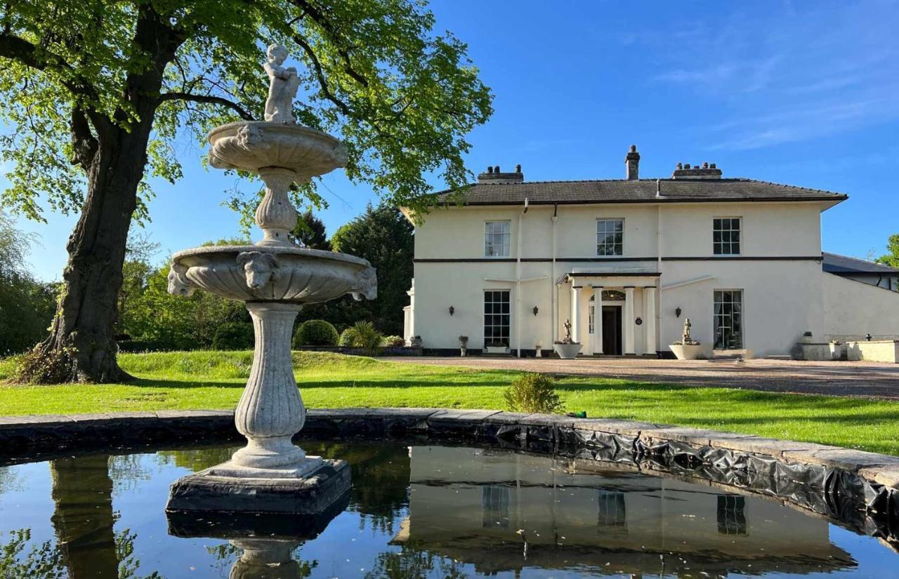 Highfield Hall 莫尔德 外观 照片